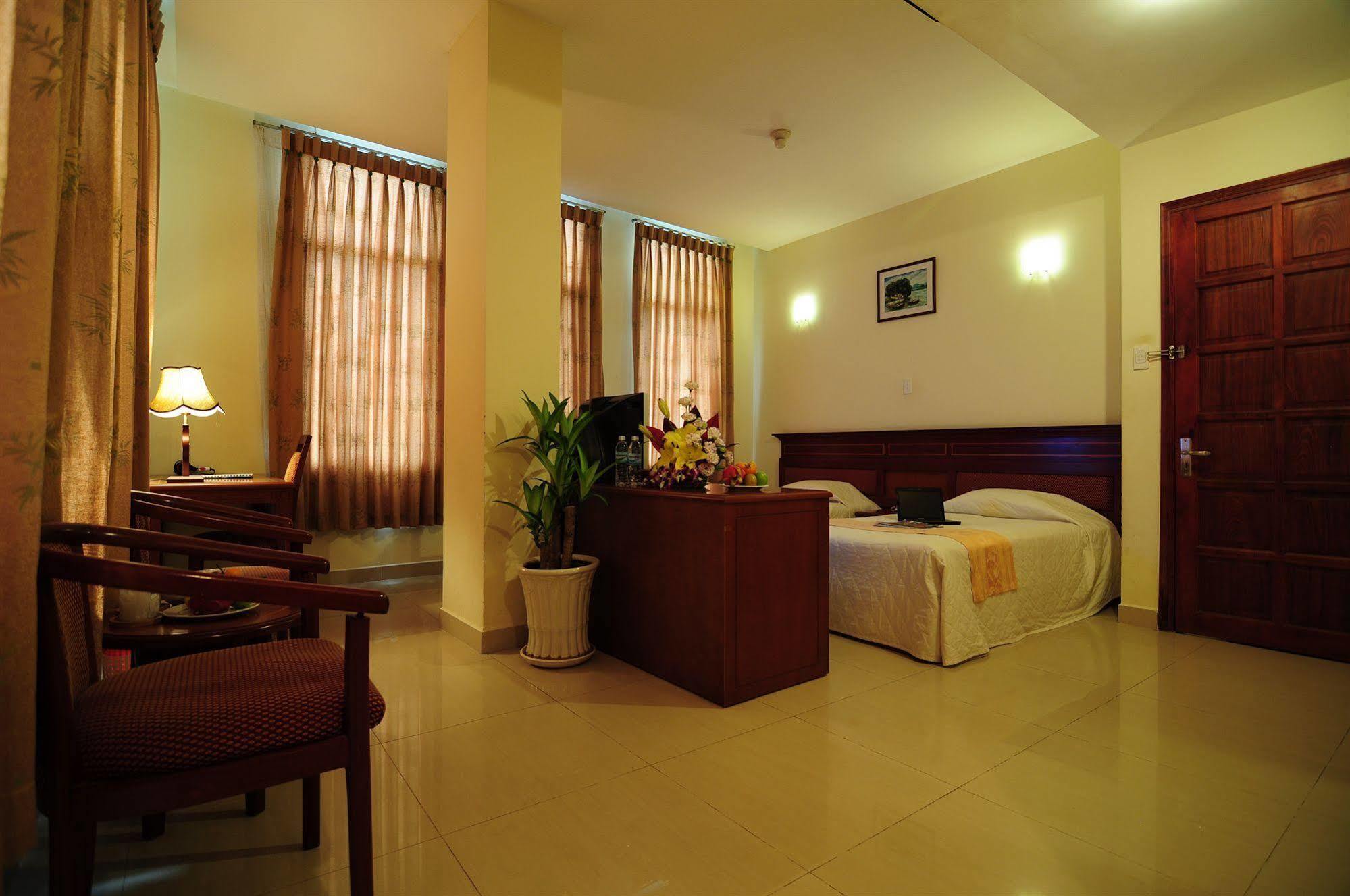 Khach San Phuoc Loc Tho 2 - 福禄寿 Hotel Ho Chi Minh City Exterior photo